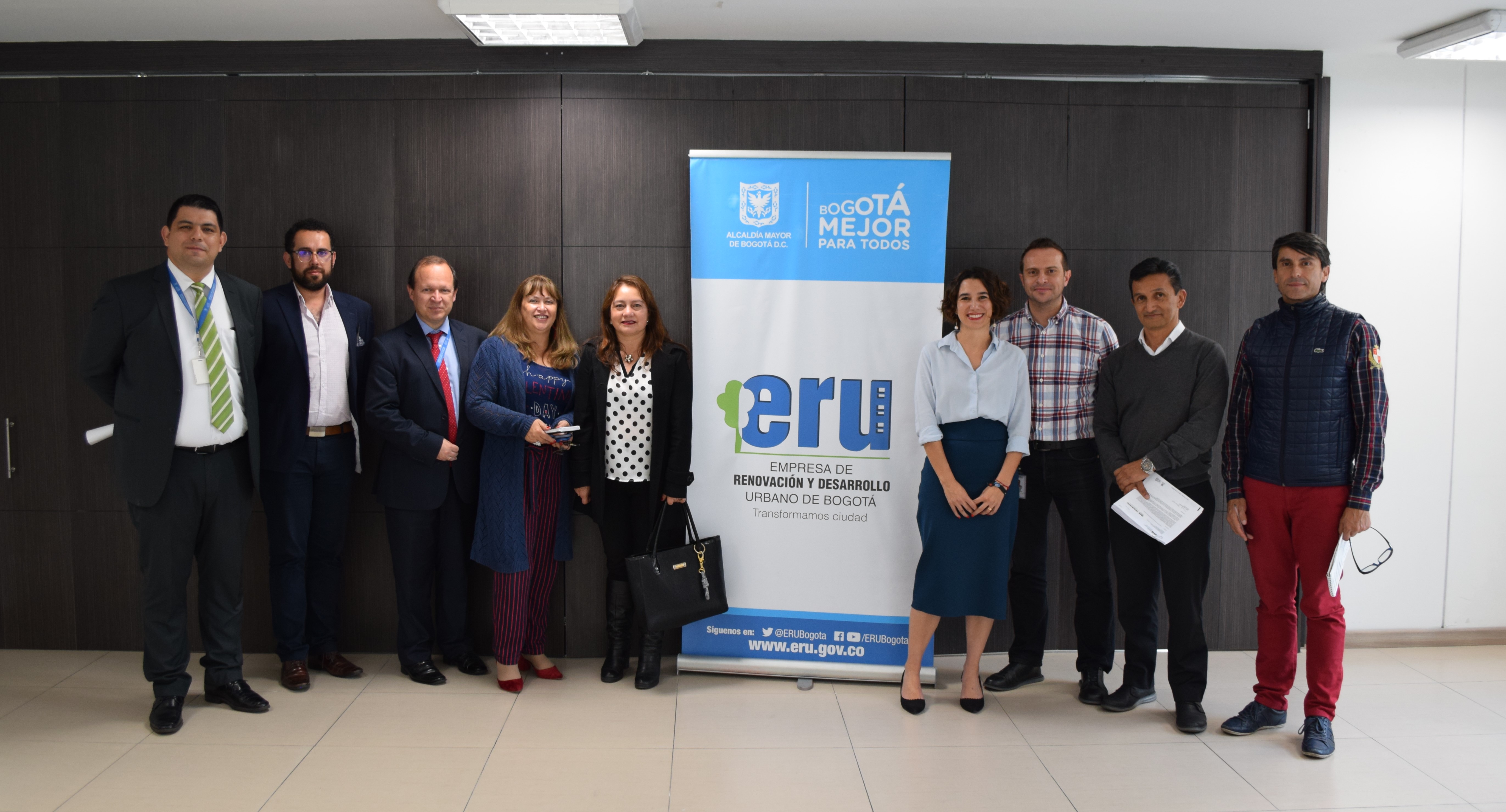 Personal de la ERU en publicación y entrega del proyecto Centro Internacional de Comercio Mayorista San Victorino
