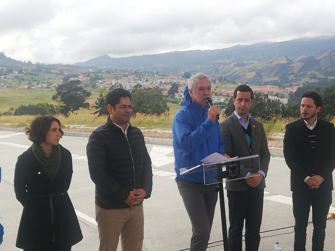 Interlocución de Alcalde Enrique Peñalosa anunciando construcción de viviendas en Usme